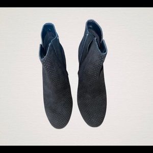 Susina Black Ankle Wedged Bootie NWOT